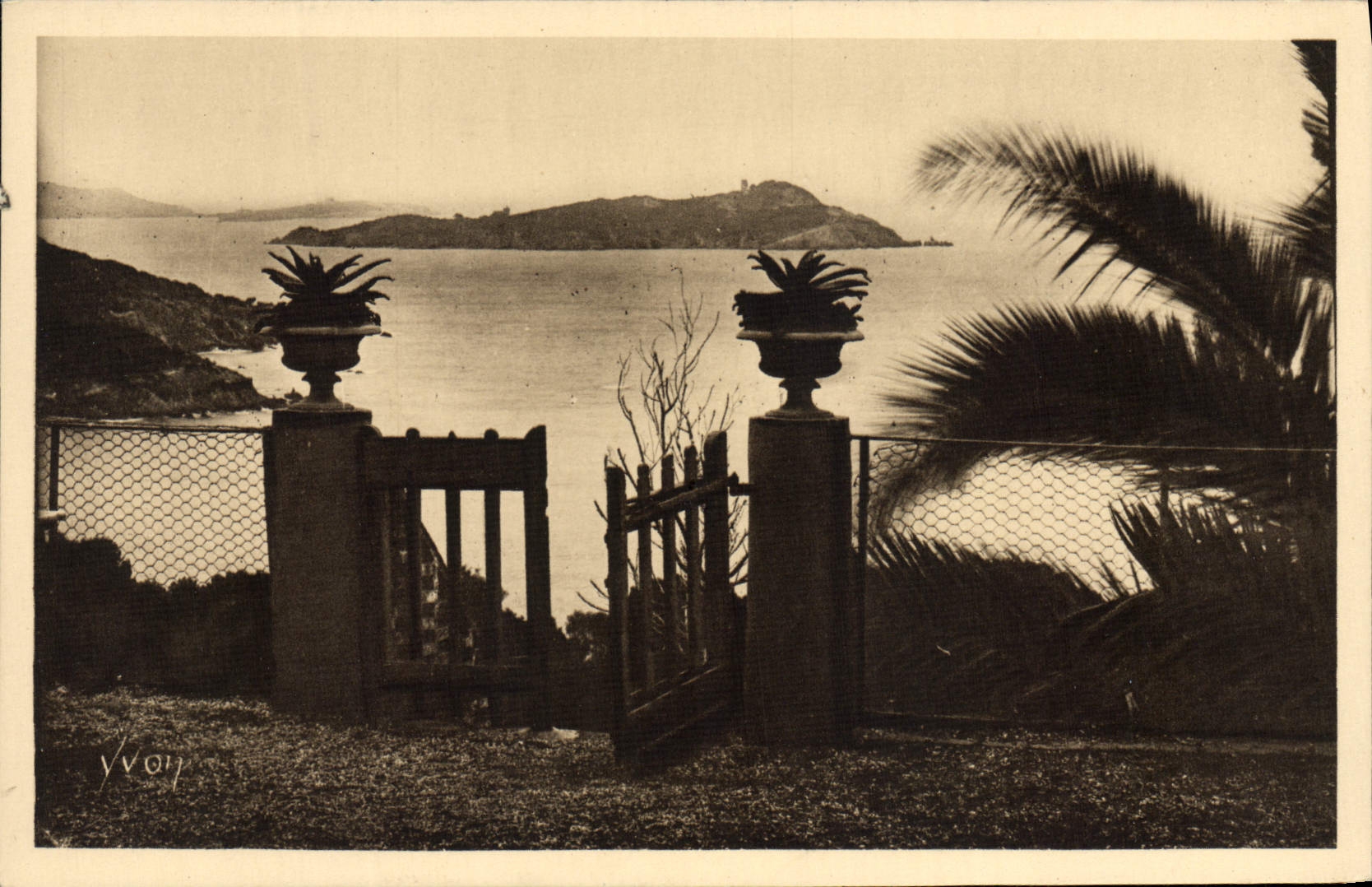 CPA Les Iles d'Hyeres Vues de la Presquile de Gien