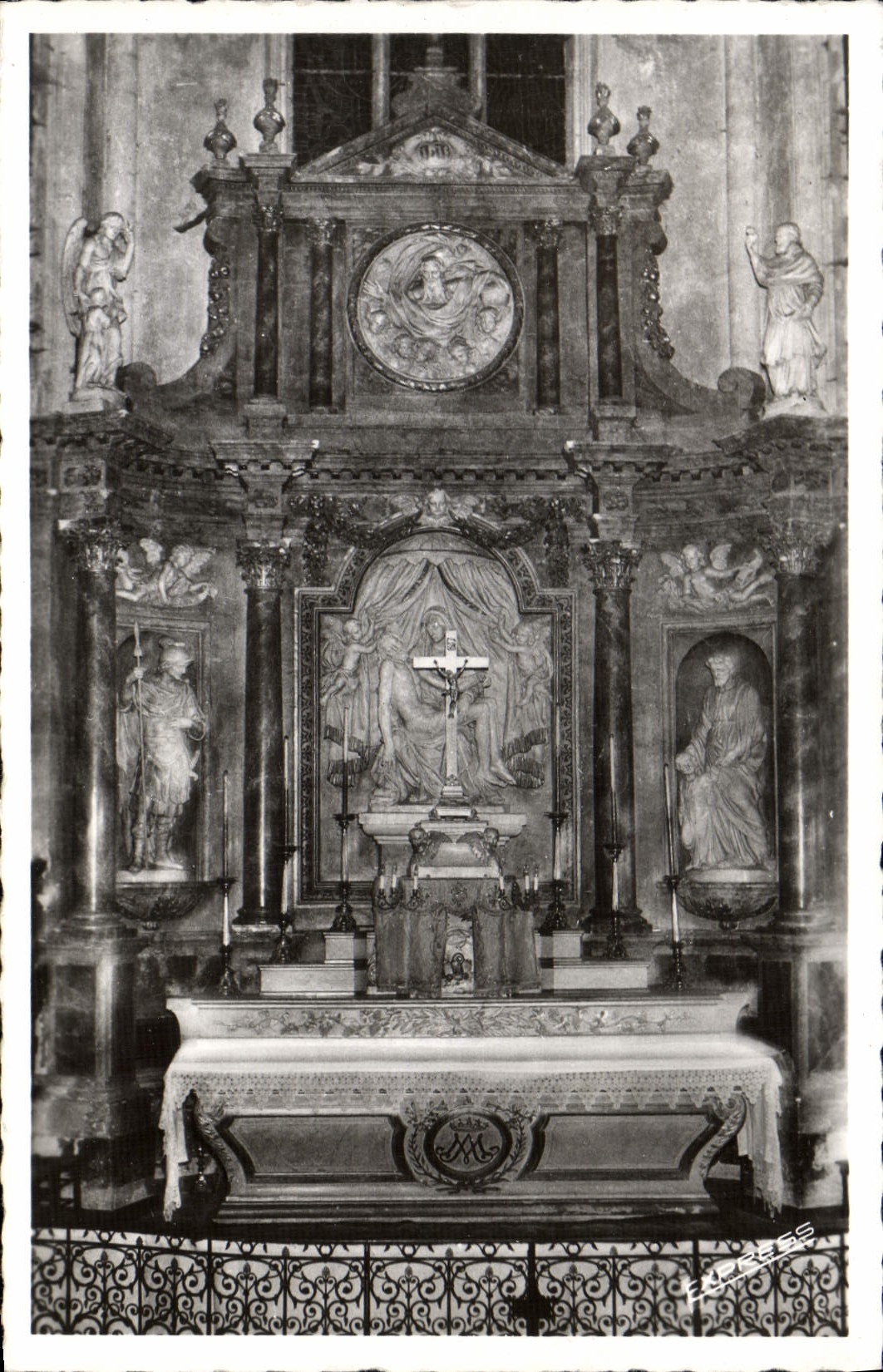 CPM Salbris Le Retable