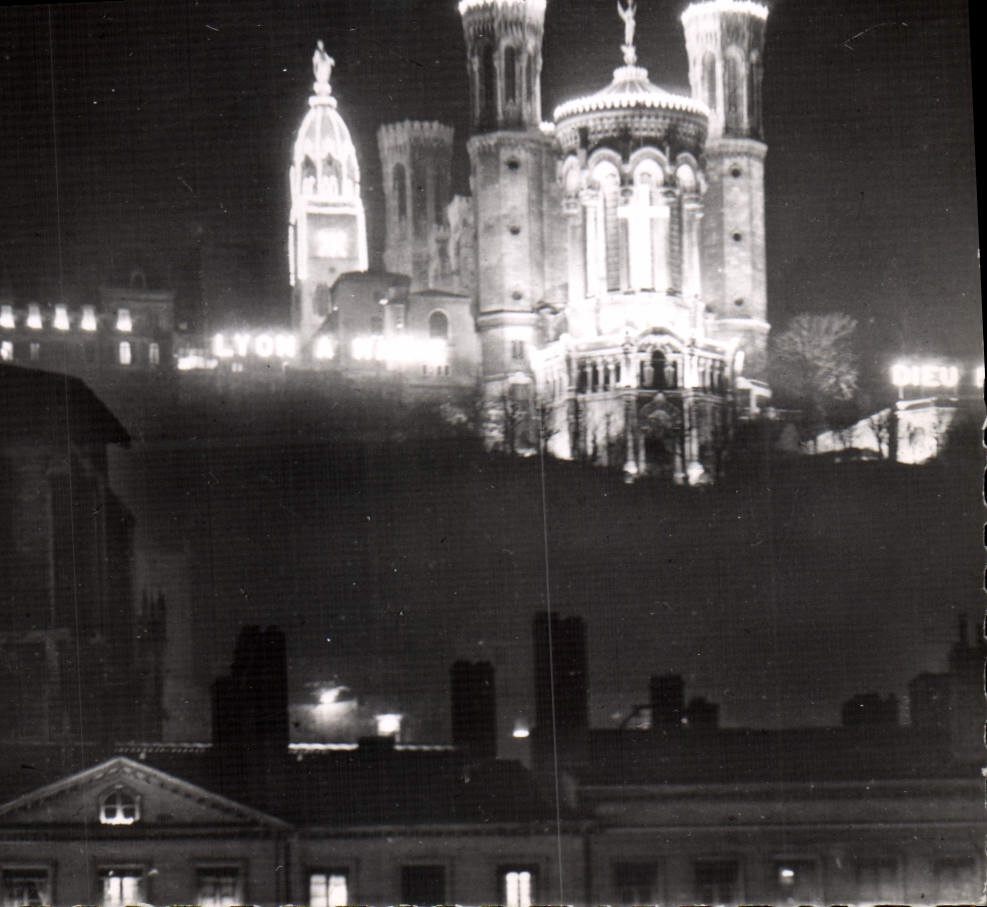POSTAL MODERNA Lyon Notre Dame de Fourviere
