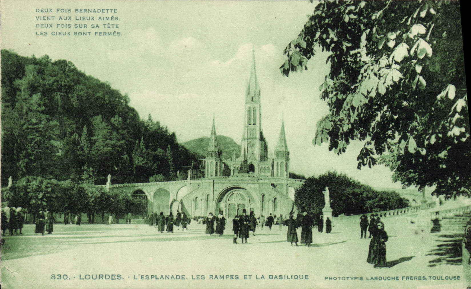 VINTAGE POSTCARD Heavy the Esplanade Slopes And the Basilica