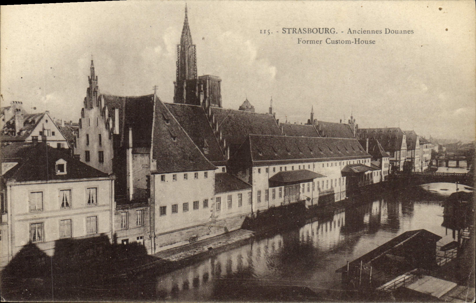CPA Douane Douanes Douanier Strasbourg Anciennes douanes 