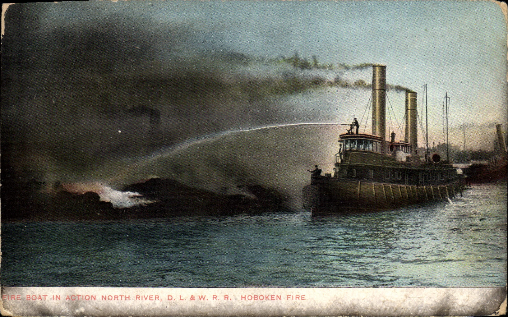 CPA Sapeurs Pompiers Boat in action North River