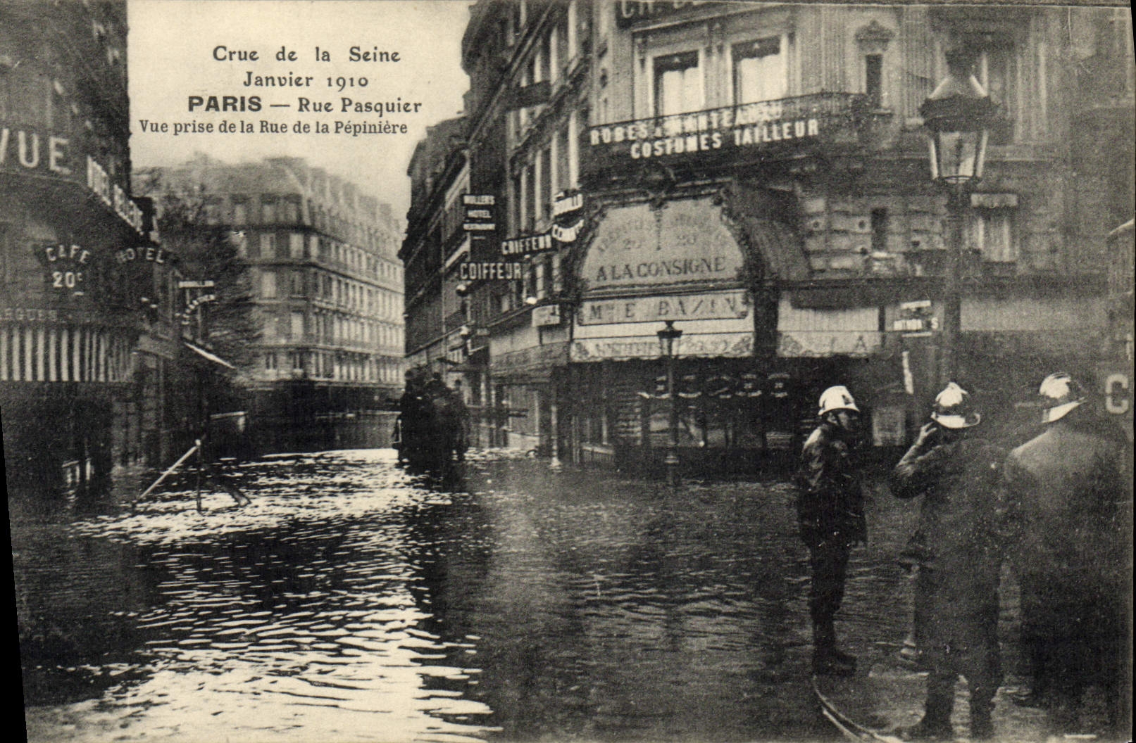 CPA Sapeurs Pompiers Crue de la Seine Janvier 1910 Paris Rue Pasquier Vue prise de la rue de la Pepiniere