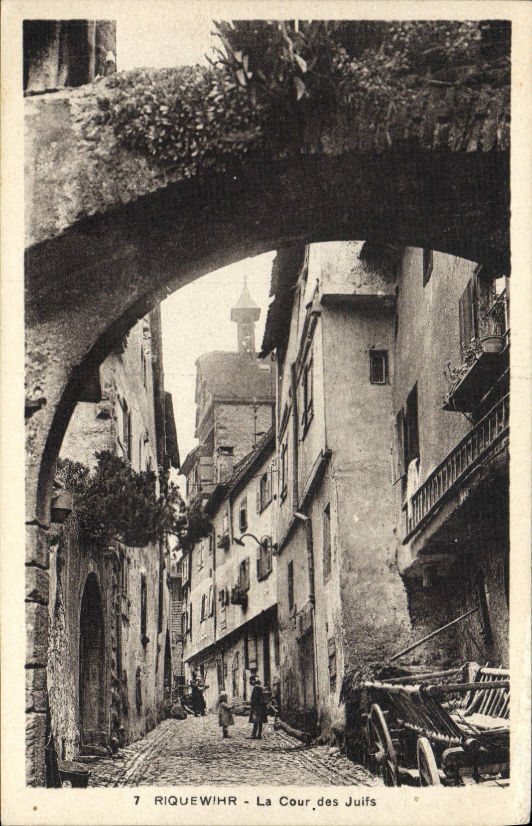 VINTAGE POSTCARD Judaica Riquewiht court of the Jews Jew