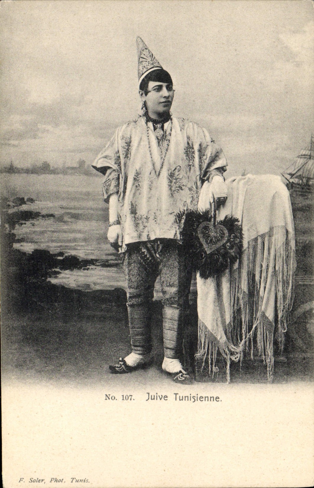 CPA Judaica Juif Juive tunisienne Tunisie