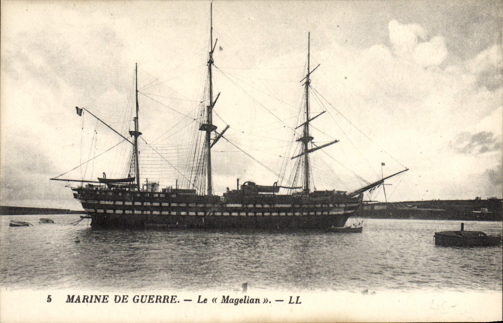 VINTAGE POSTCARD Boat Navy Magellan