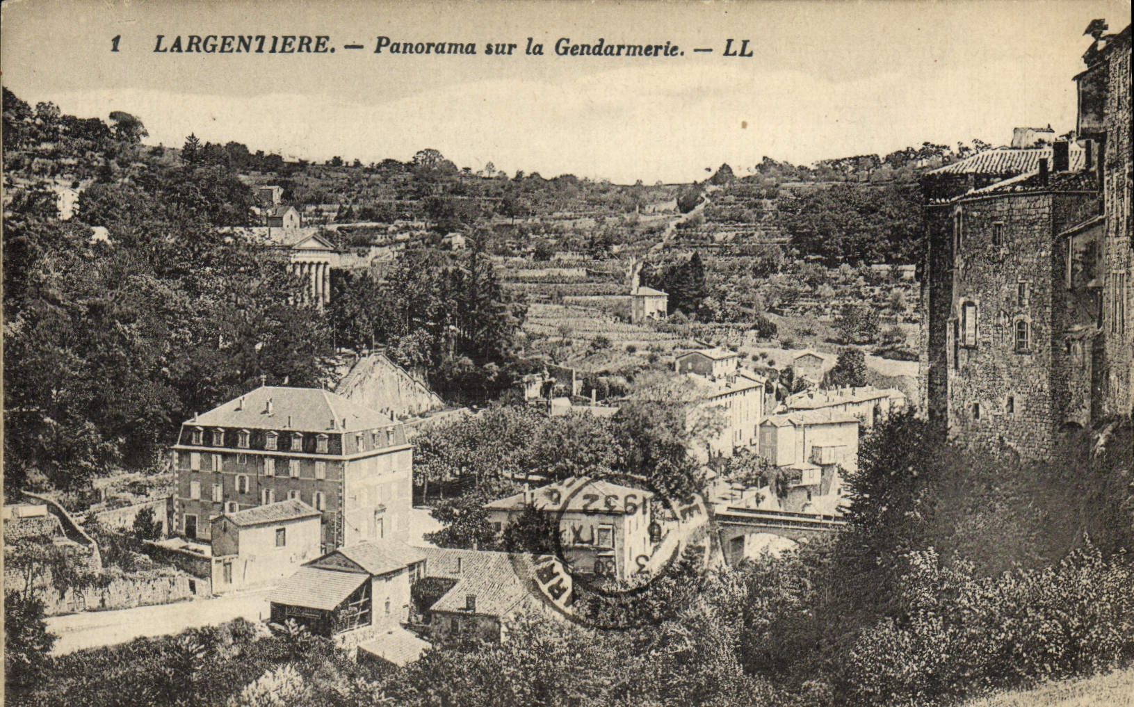 Panorama de Largentiere de la POSTAL de la VENDIMIA en la gendarmería