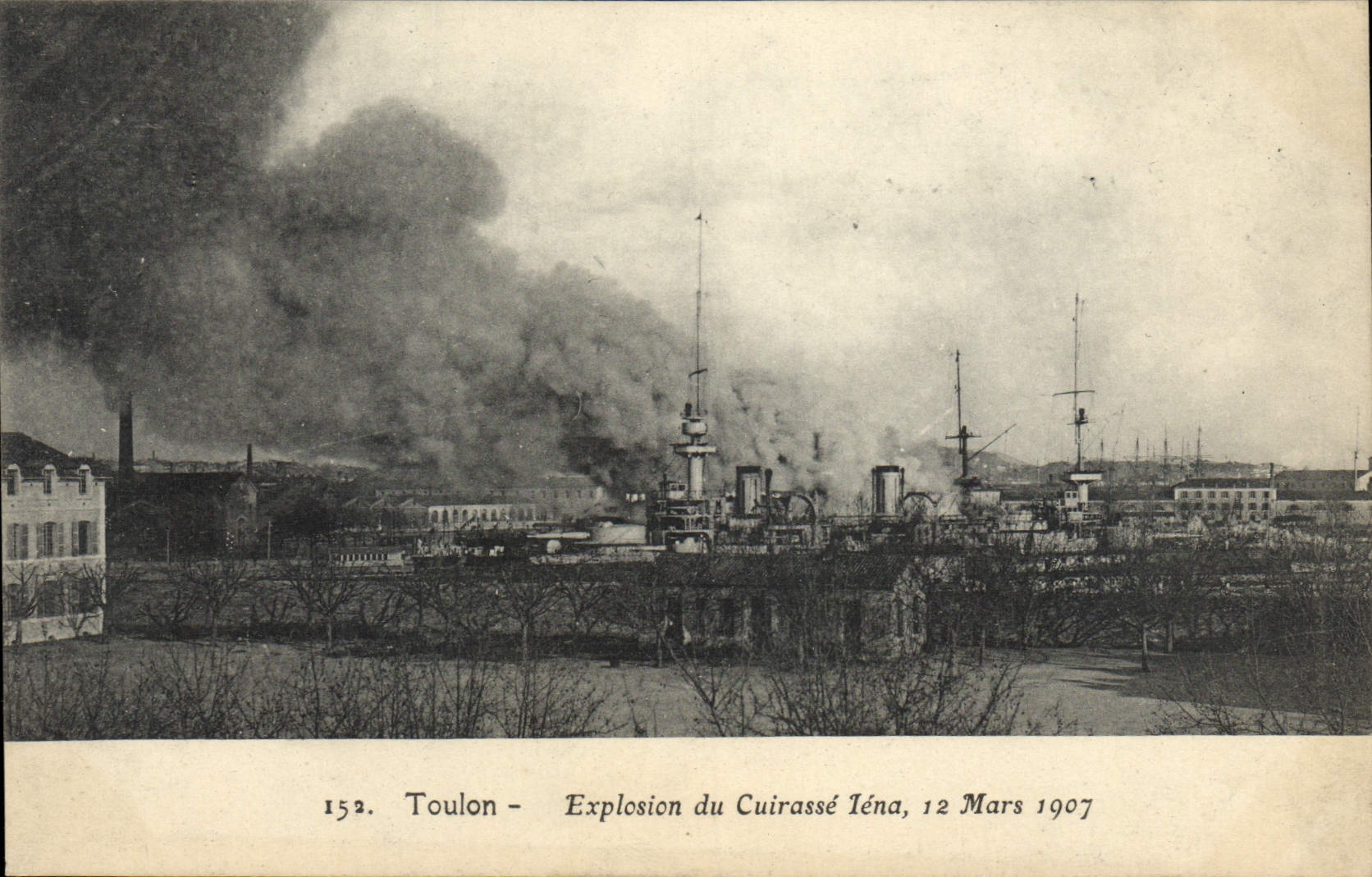 VINTAGE POSTCARD Boat Toulon Explosion of the Iena armor