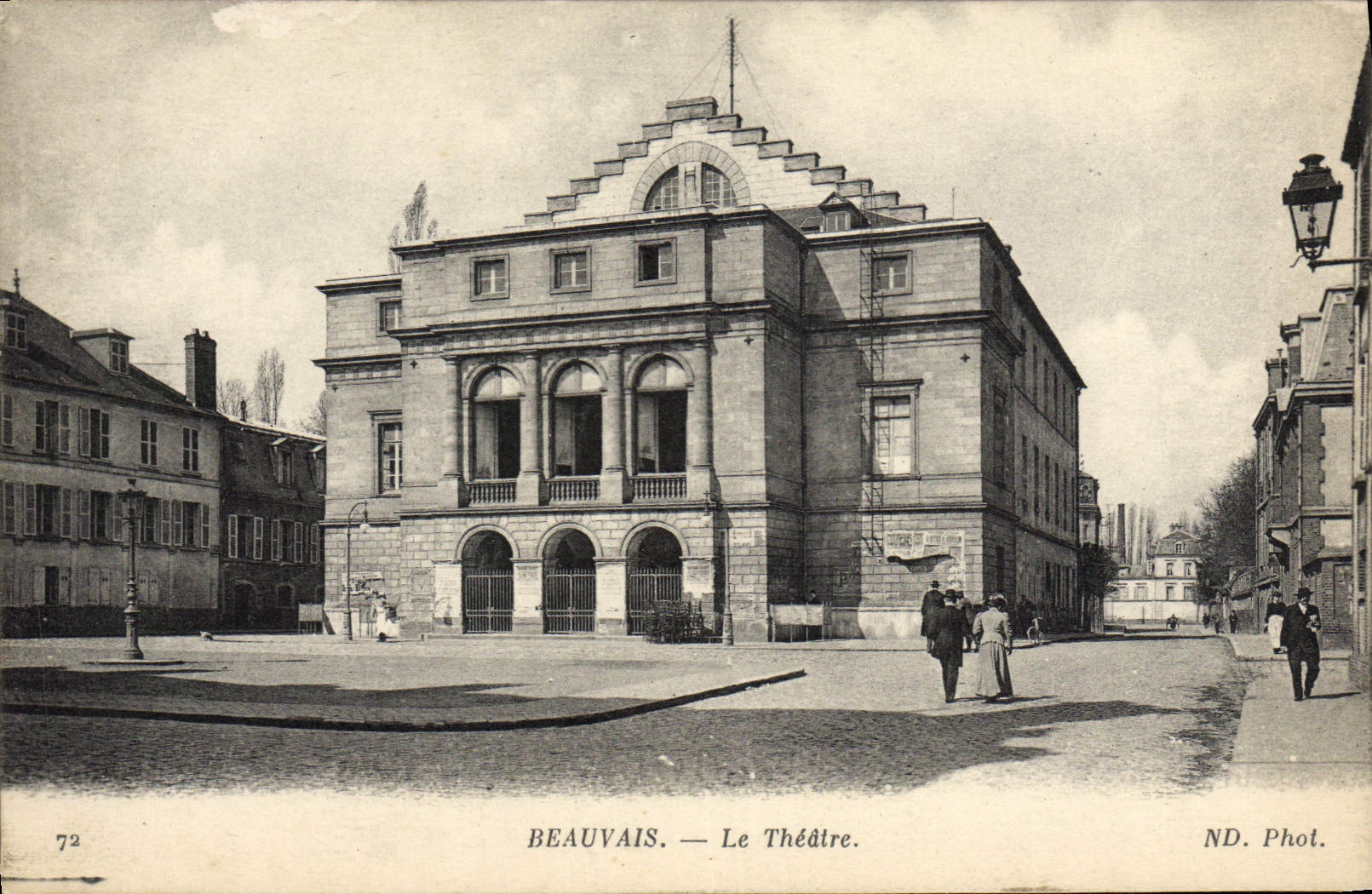 VINTAGE POSTCARD the Beauvais Theater