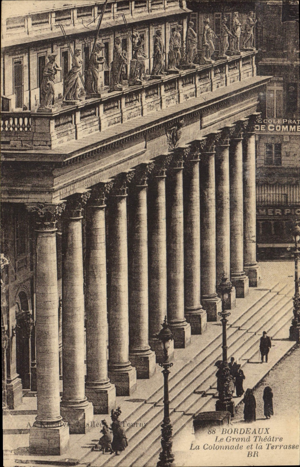 VINTAGE POSTCARD Bordeaux the large Theater the colonnade and the terrace