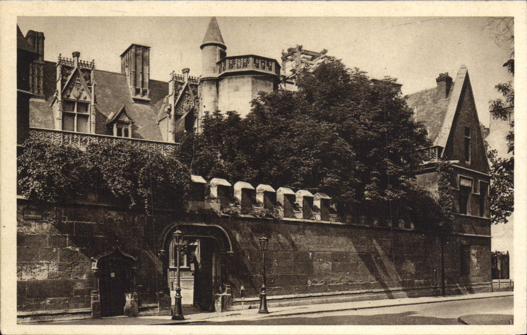 CPA Paris Le Musee De Cluny 