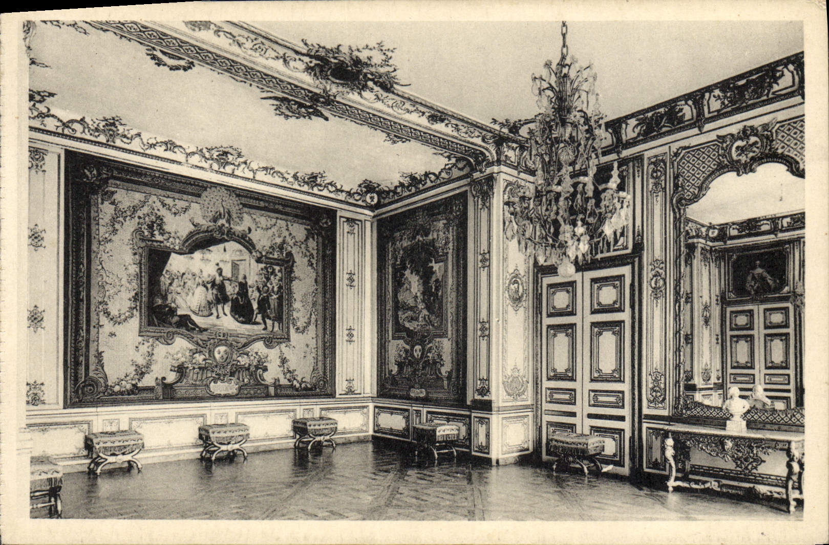 VINTAGE POSTCARD Castle Of Versailles the Room Of Louis XV