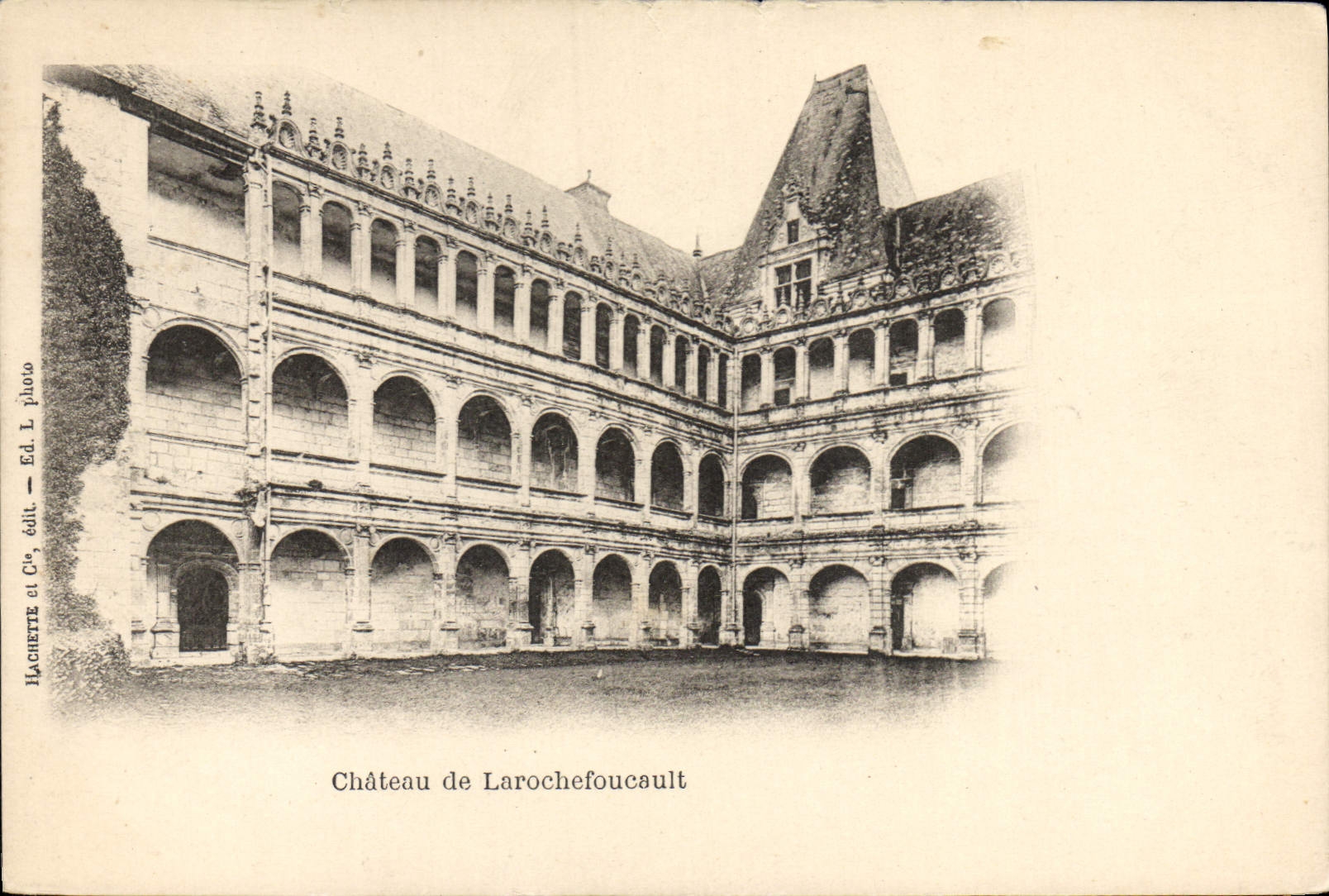CPA Chateau De Larochefoucault