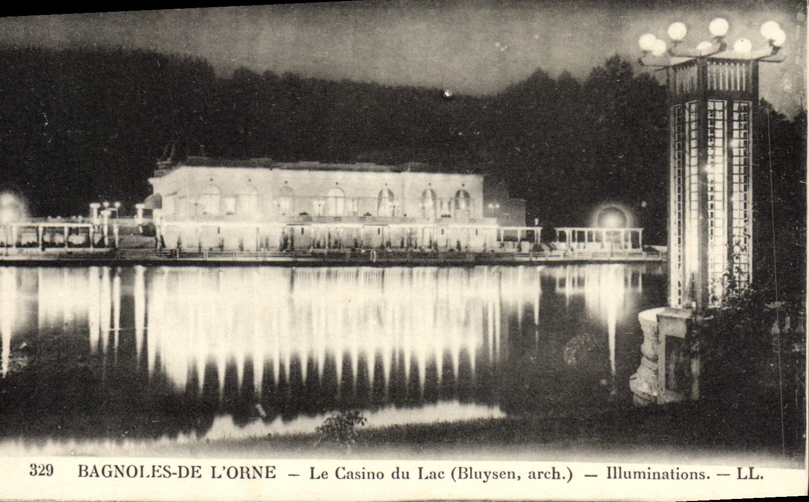 CPA Bagnoles De L'Orne Le Casino Du Lac Illuminations