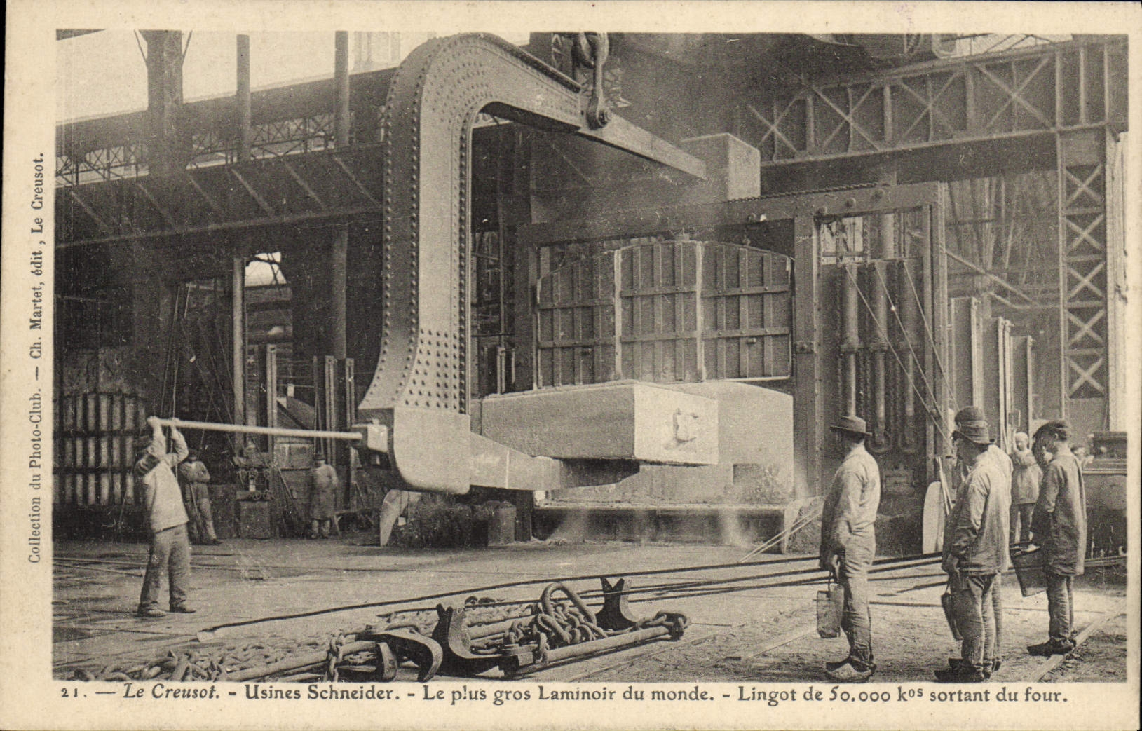 Fábricas de Creusot Schneider de la POSTAL de la VENDIMIA el laminador más grande del lingote del mundo de 50000 kilos que salen del horno