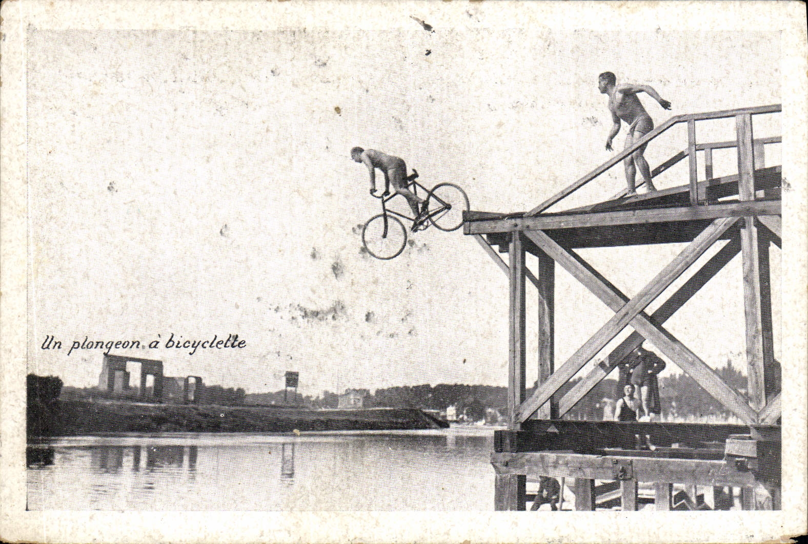 VINTAGE POSTCARD Velo Cycles Cycling a dive has bicycle