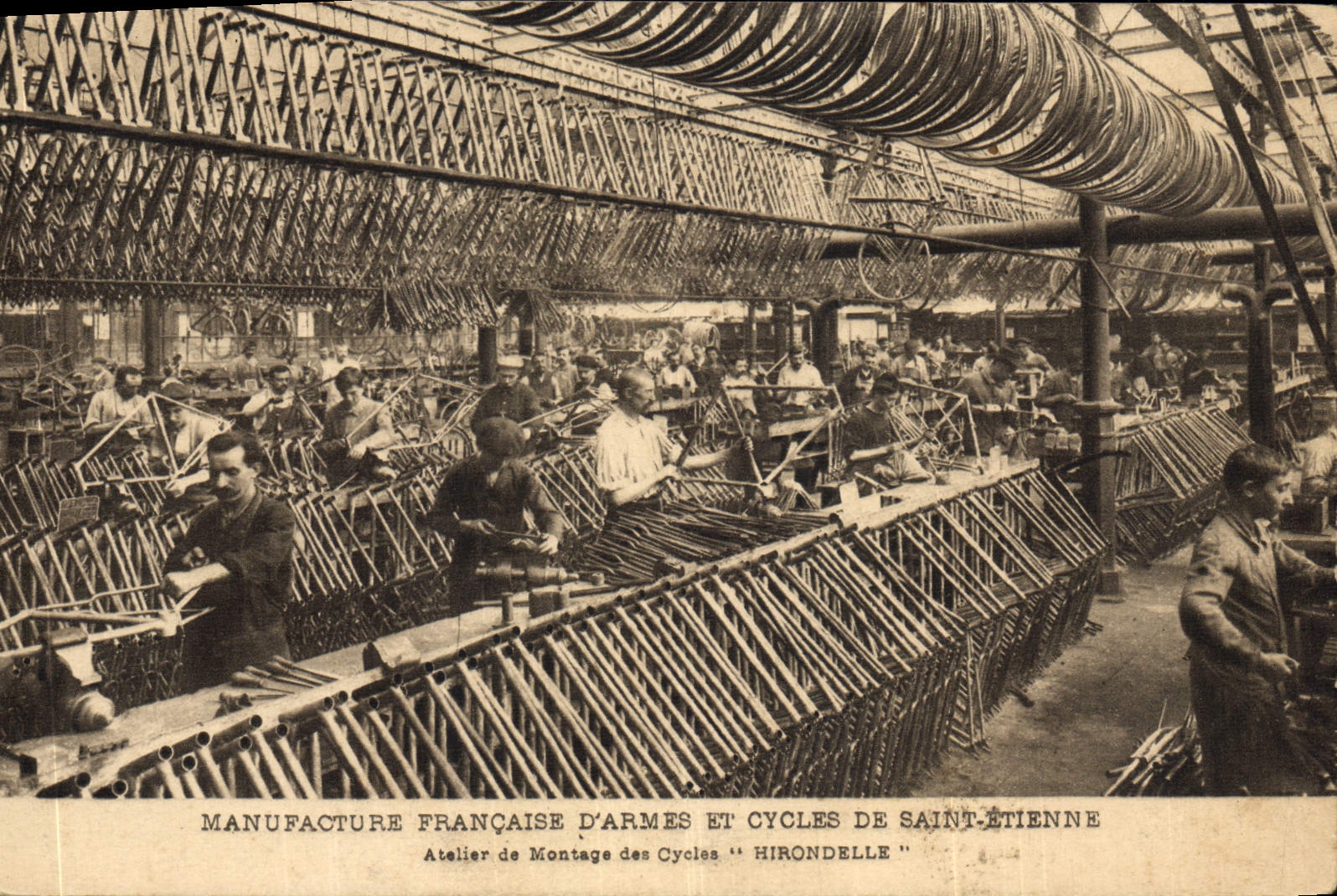 CPA Velo Cycle Cyclisme Manufacture d'Armes et de Cycles de Saint Etienne Atelier de montage des cycles Hirondelle