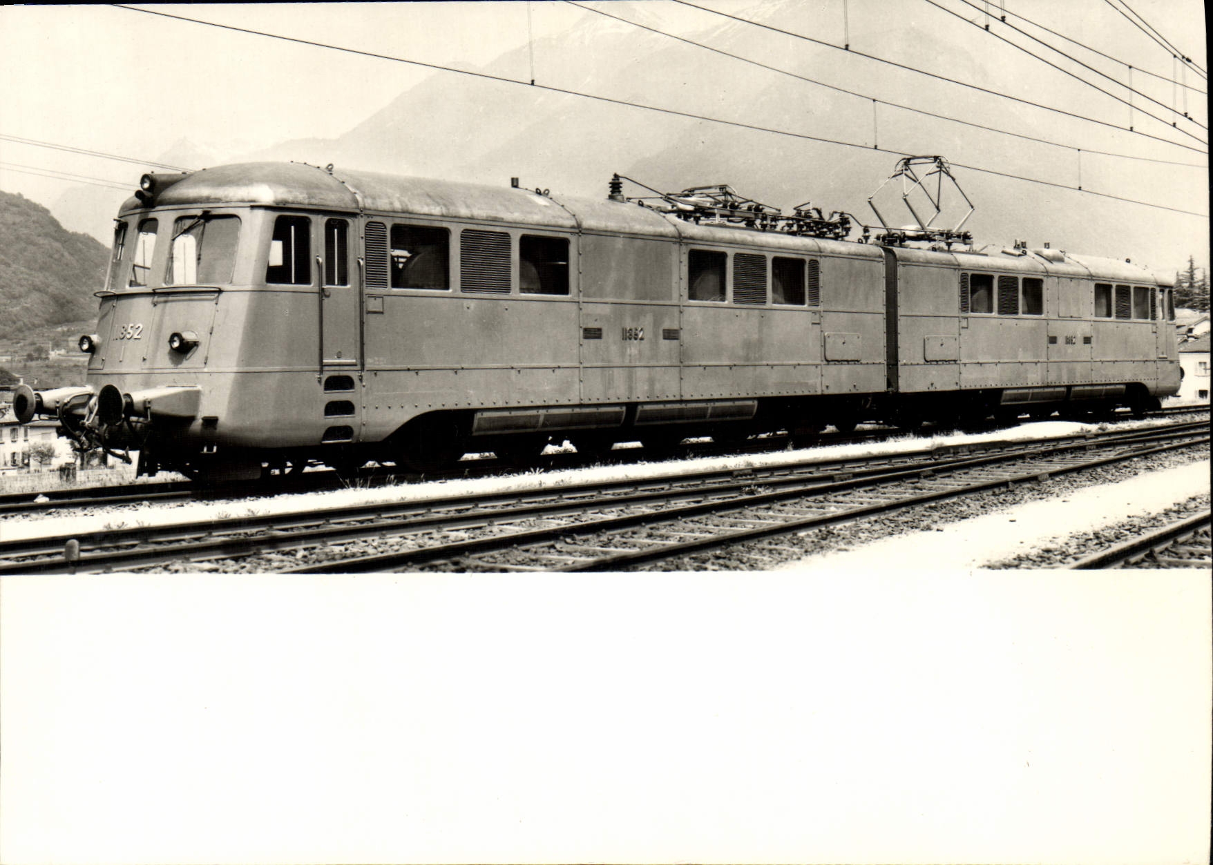 MODERN CARD Railroads Train Engine of Gothard