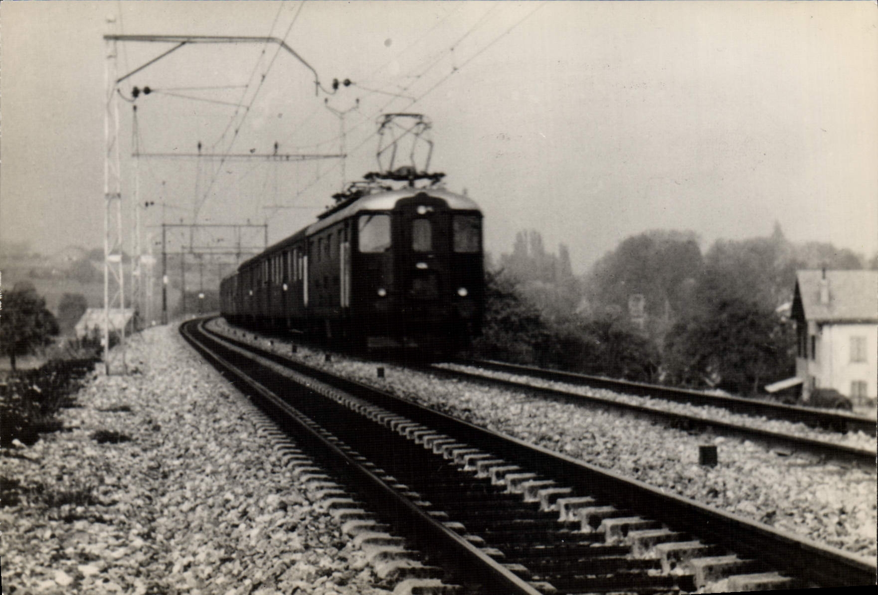 CPM Chemins de Fer Train Geneva Lausanne 