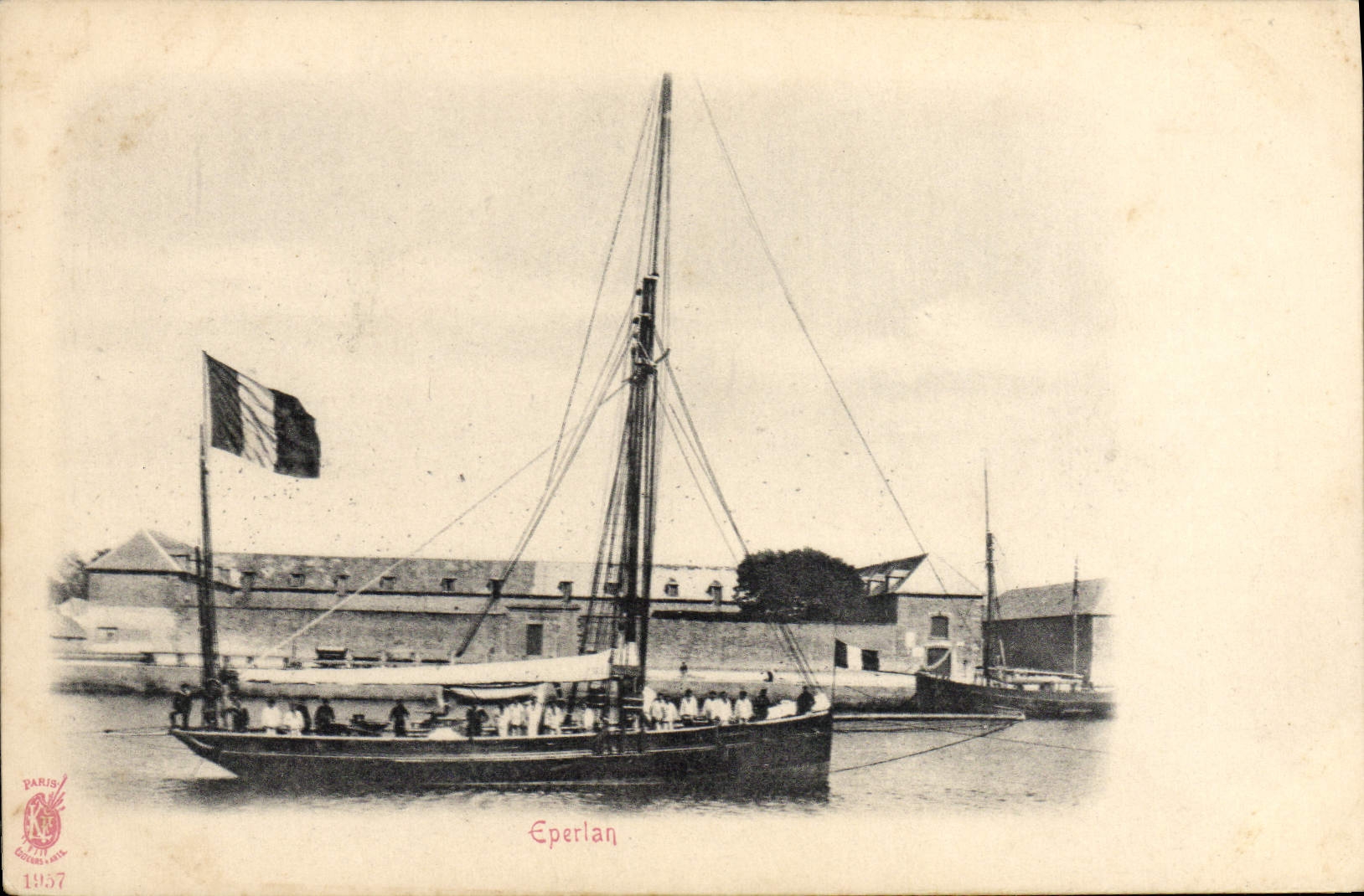 VINTAGE POSTCARD Sailing Boat Eperlan