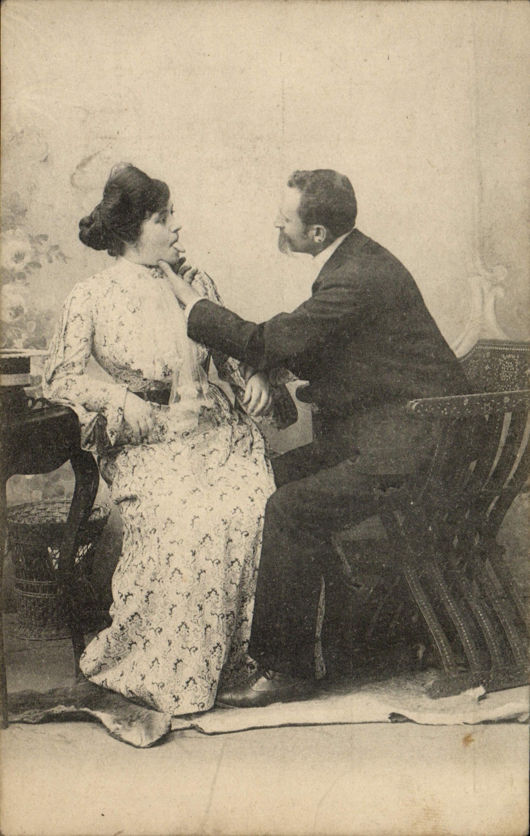 CPA Nu erotique Femme Docteur