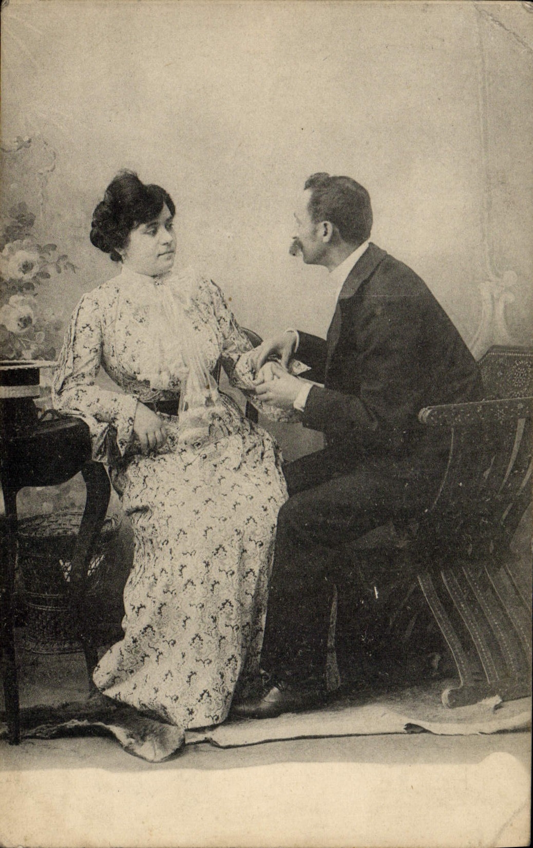 CPA Nu erotique Femme Docteur