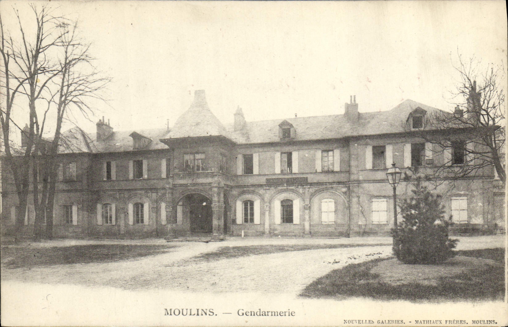CPA Moulins Gendarmerie