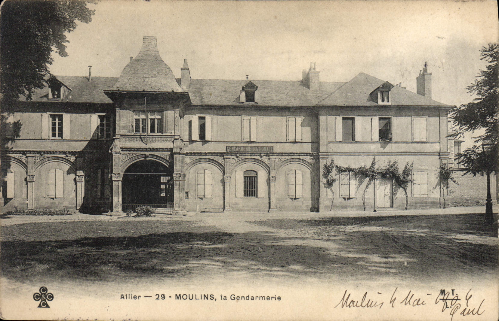CPA Moulins Gendarmerie