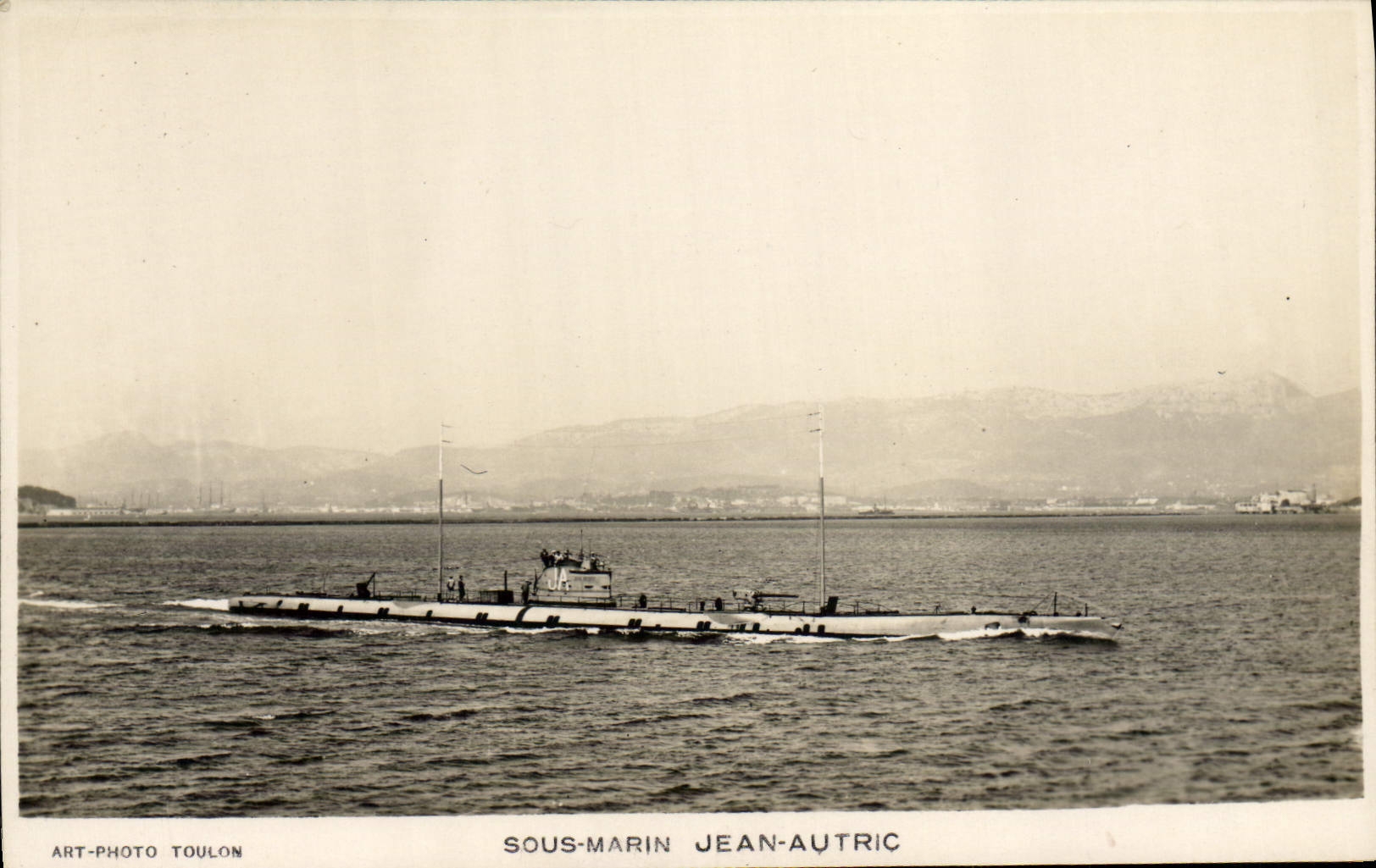 VINTAGE POSTCARD Boat Submarine Jean Autric