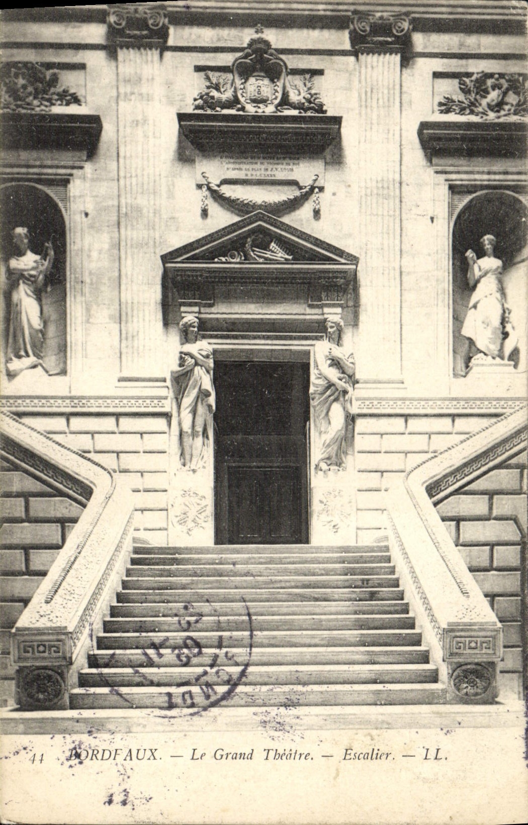 CPA Bordeaux Le grand Theatre Escalier 