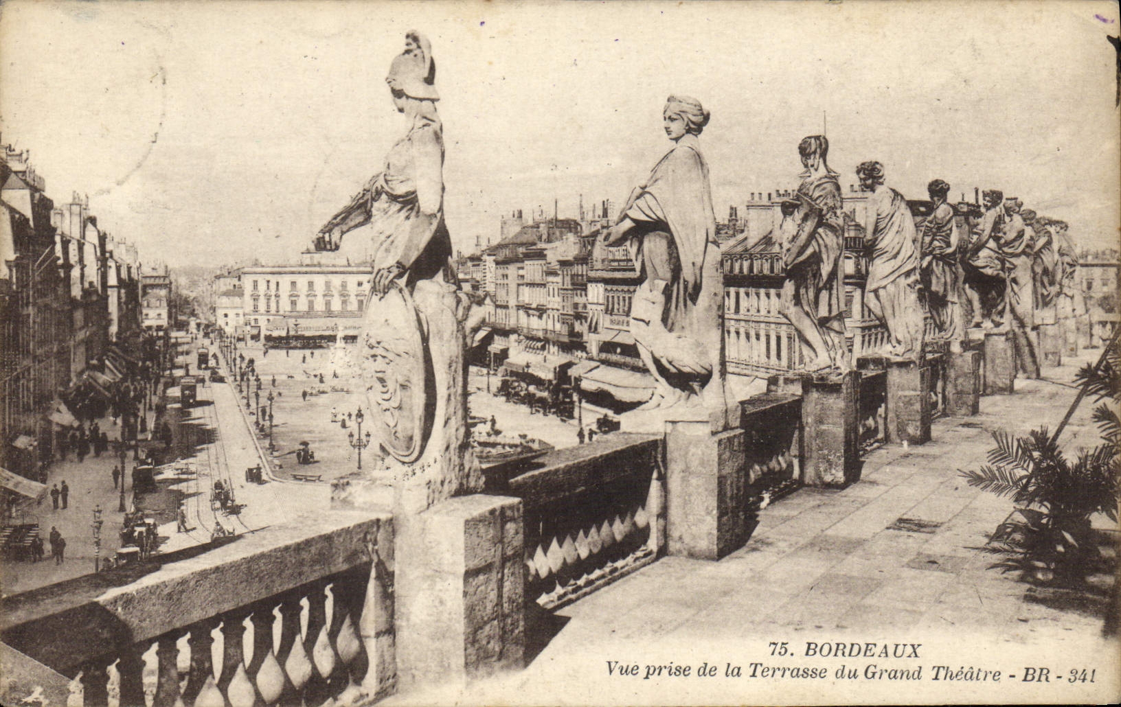 CPA Bordeaux Vue prise de la terrasse du Grand Theatre 