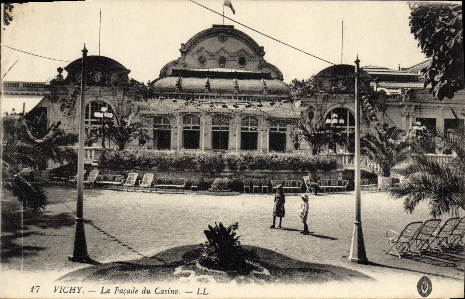 CPA Vichy La Facade Du Casino