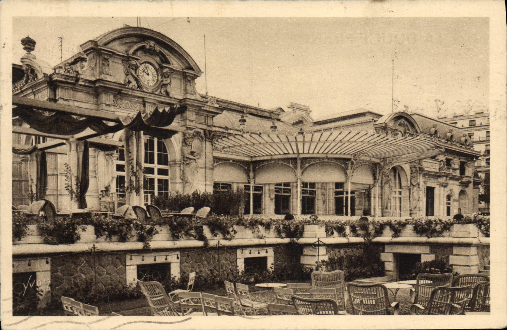 CPA Vichy Le Grand Casino La Veranda