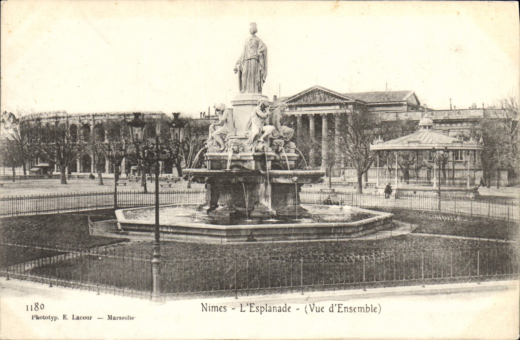 POSTAL Nimes de la VENDIMIA la explanada del cuadro total