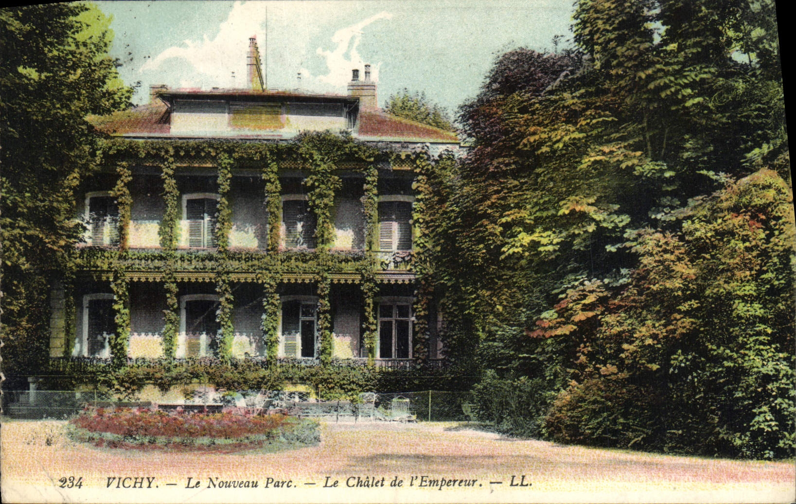 CPA Vichy Le Nouveau Parc Le chalet de l'empereur
