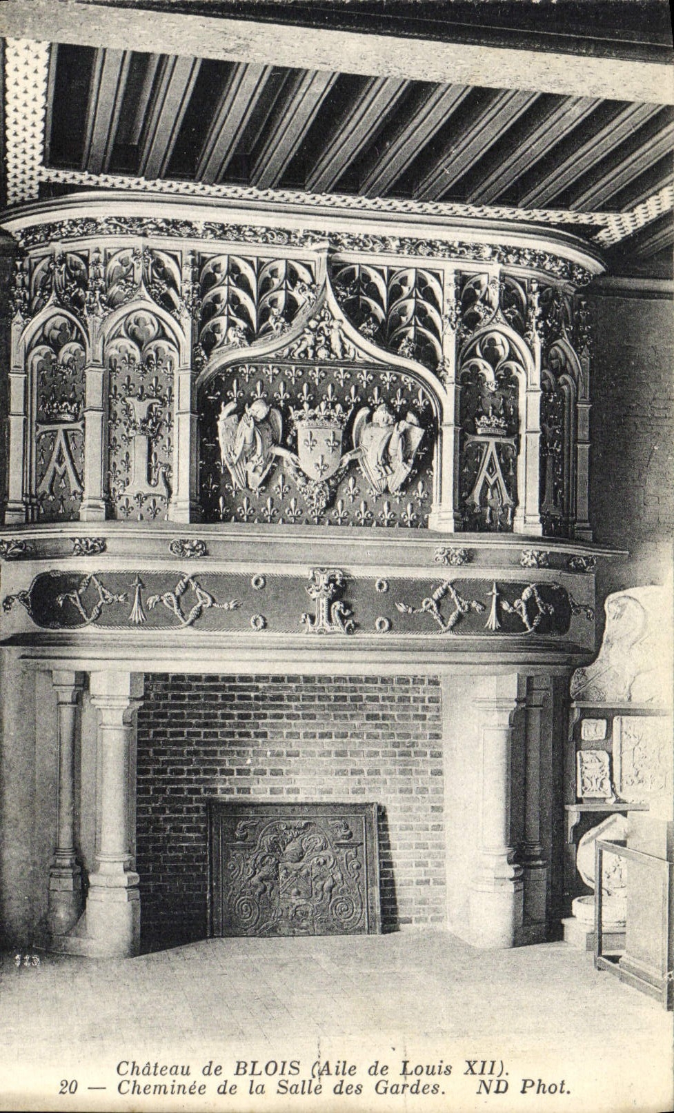 CPA Chateau de Blois Aile de Louis XII Cheminee de la salle des gardes