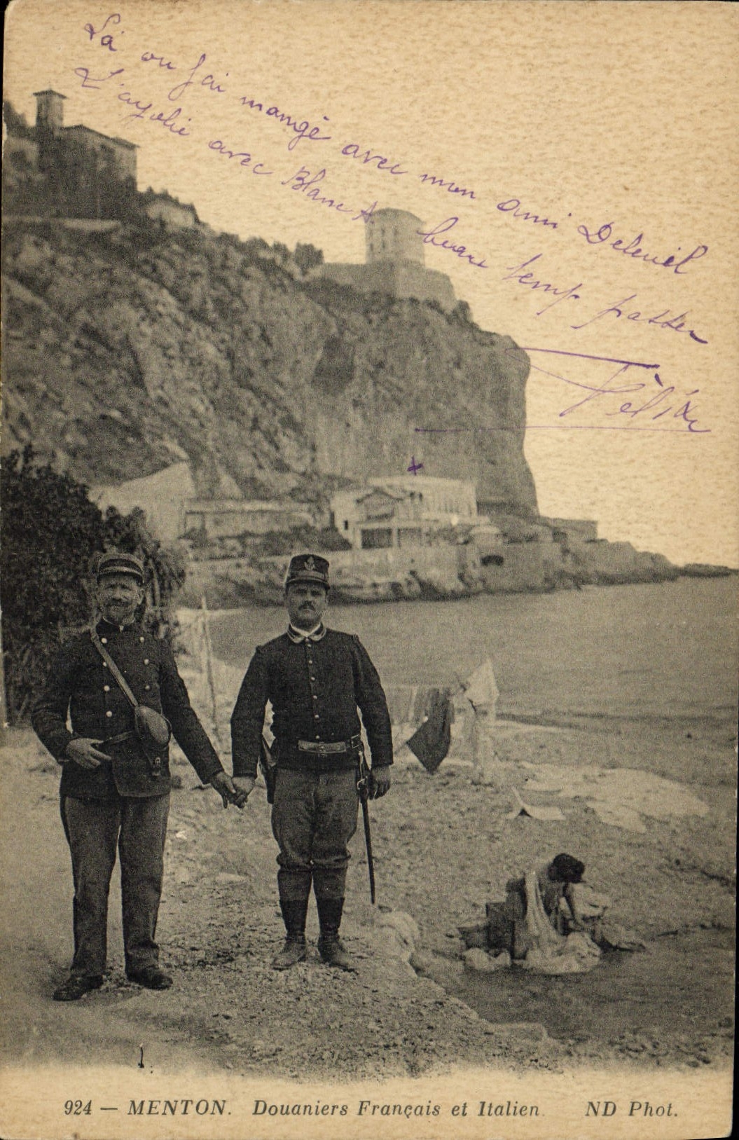 CPA Douane Douanes Menton Douaniers Francais et Italien