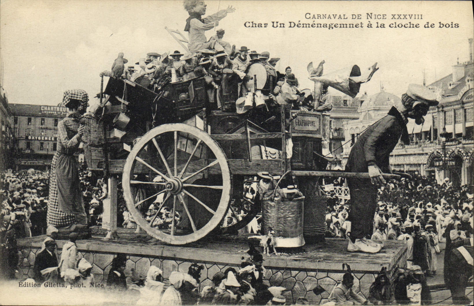 VINTAGE POSTCARD Carnival of Nice XXXVIII Tank a removal with the wood bell