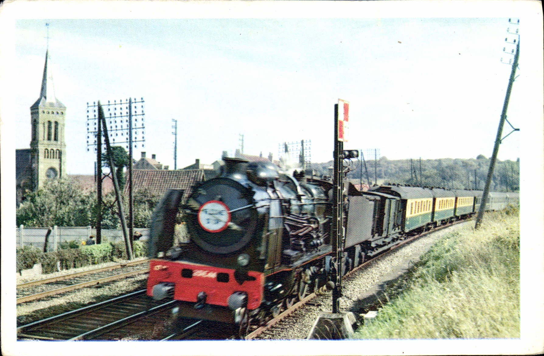 CPm Train the fast gold arrow Paris Calais maritime