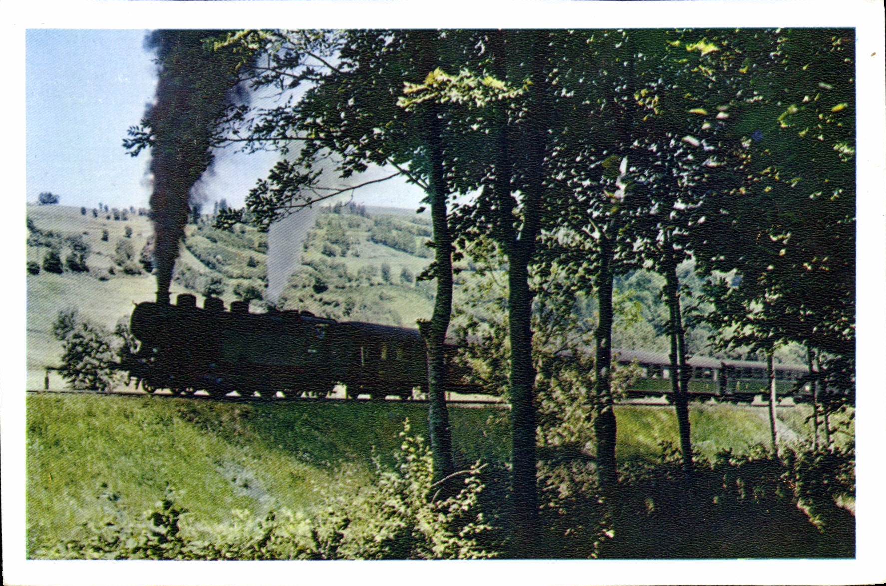 MODERN CARD Train Against day on a line vapor of the Massif Central