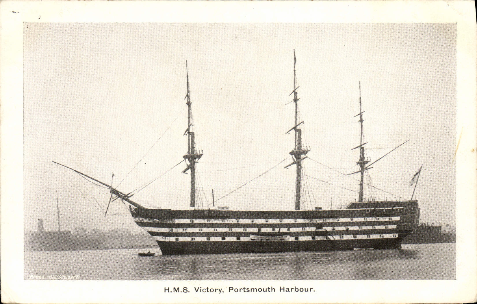 Puerto de Portsmouth de la victoria del HMS del barco de navegación de la POSTAL de la VENDIMIA