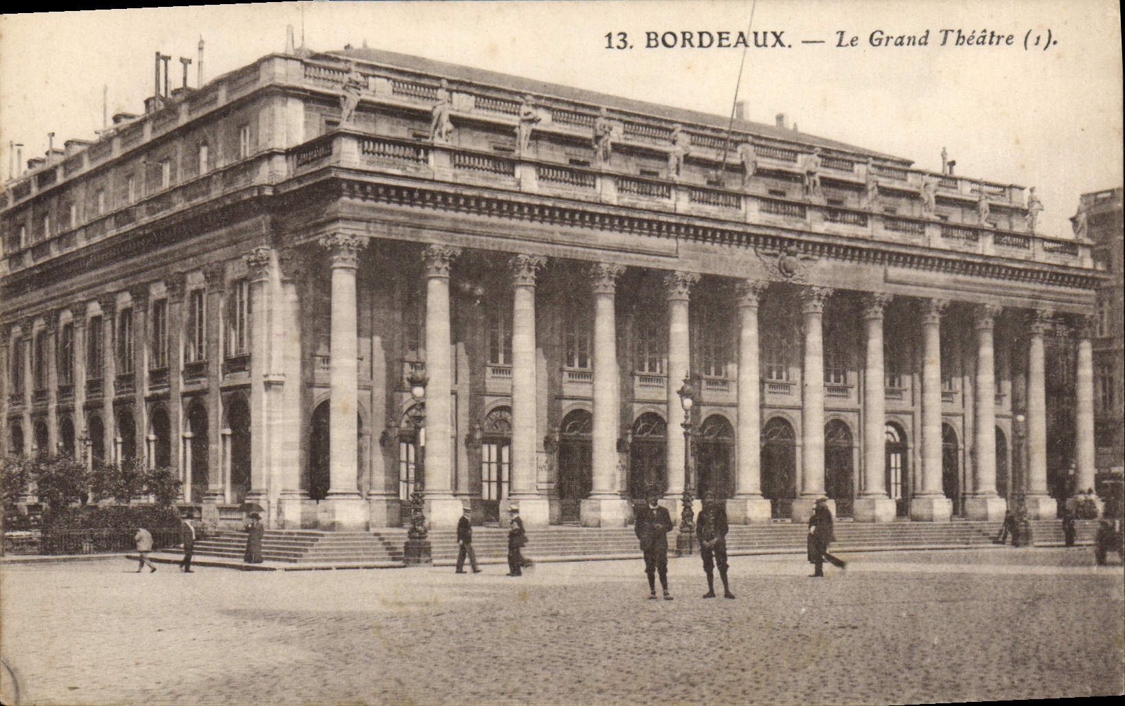 VINTAGE POSTCARD the large Bordeaux theater