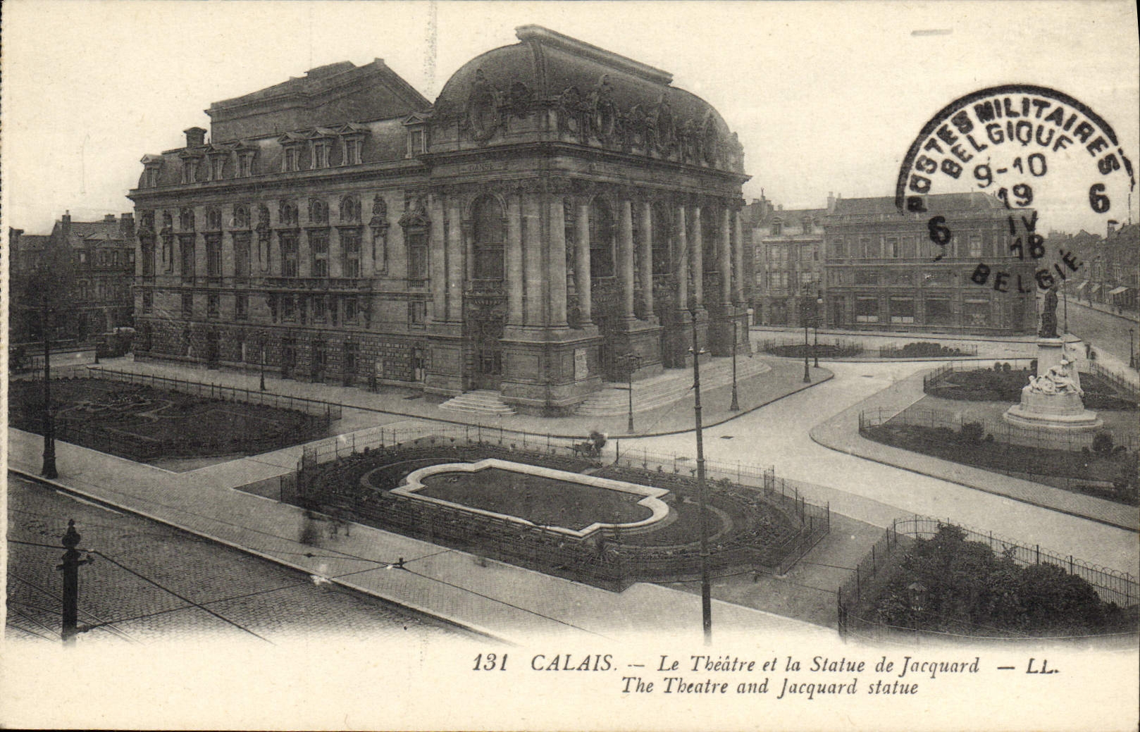 CPA Calais Le theatre et la statue de Jacquard 