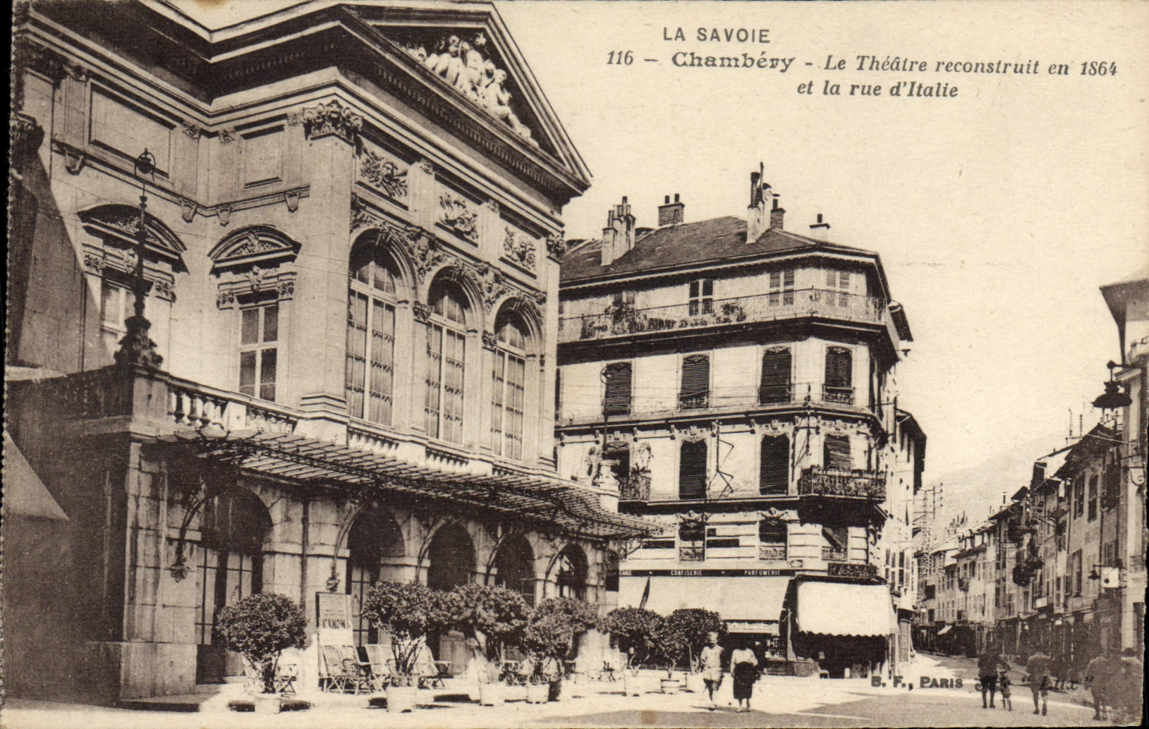 CPA Le theatre et la rue d'Italie Chambery 