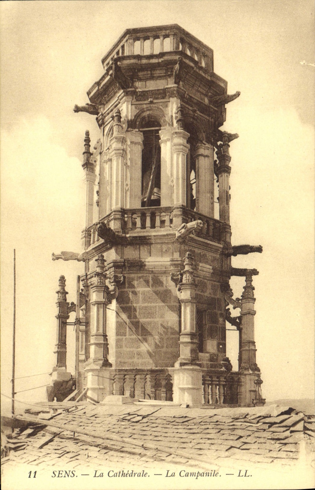 POSTAL de la VENDIMIA Sens la catedral la Campana-torre