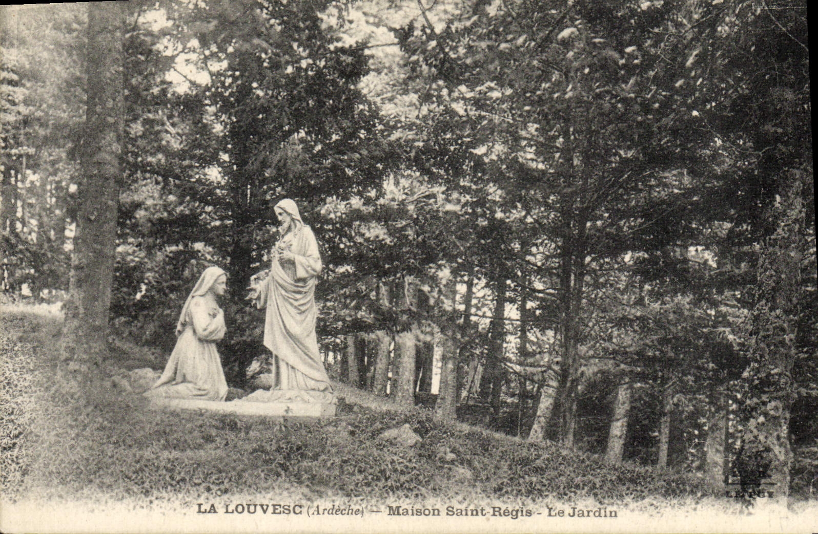 VINTAGE POSTCARD Louvesc House Saint Governed the garden