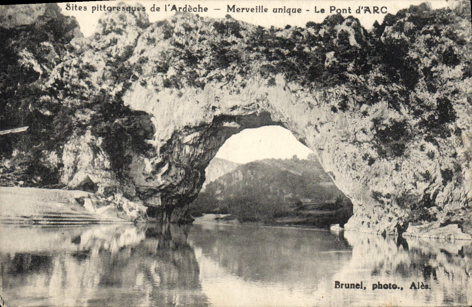 VINTAGE POSTCARD Wonder Unique the Bridge of Arc