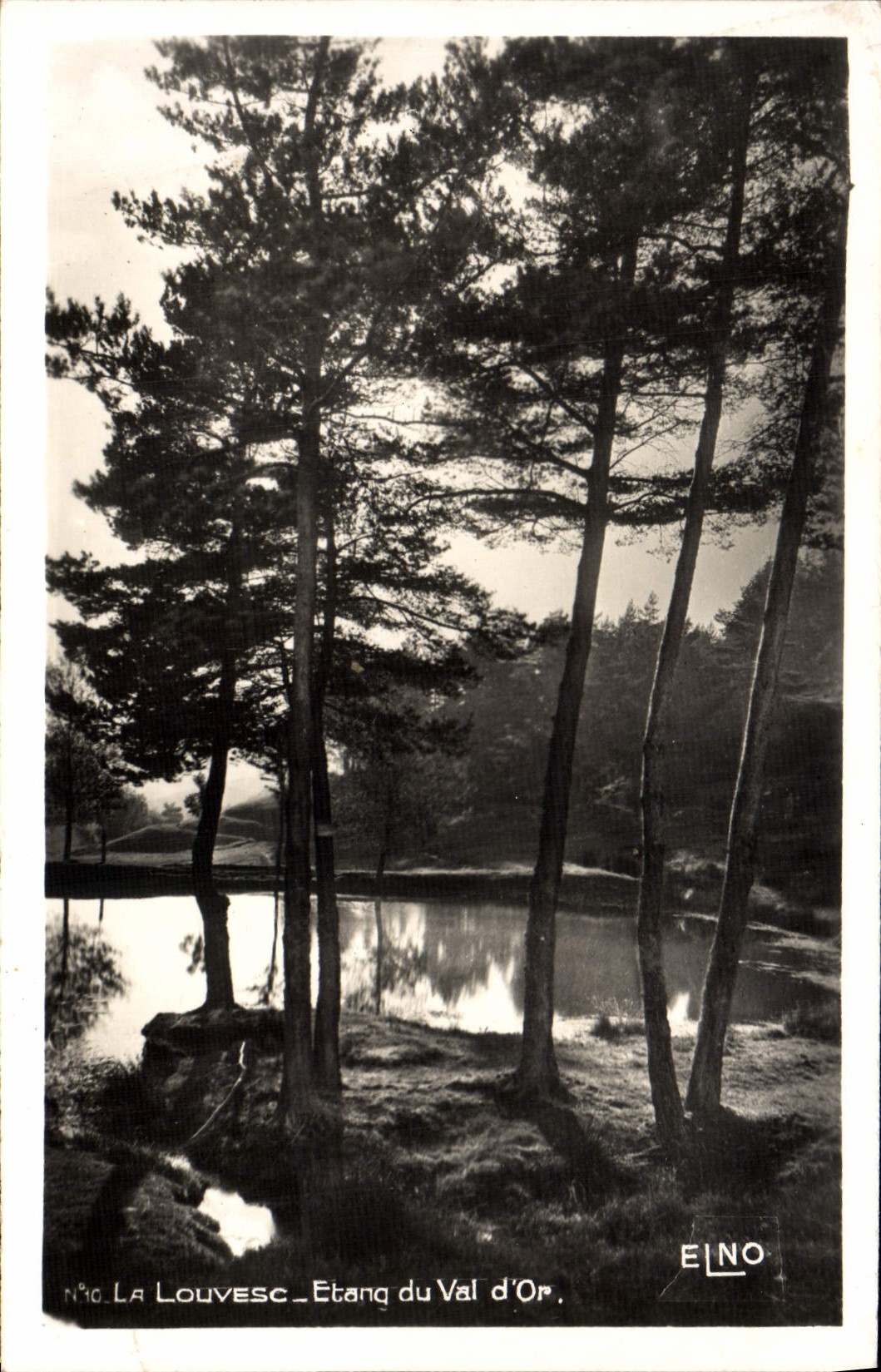 CPA La Louvesc Etang du Val d'Or