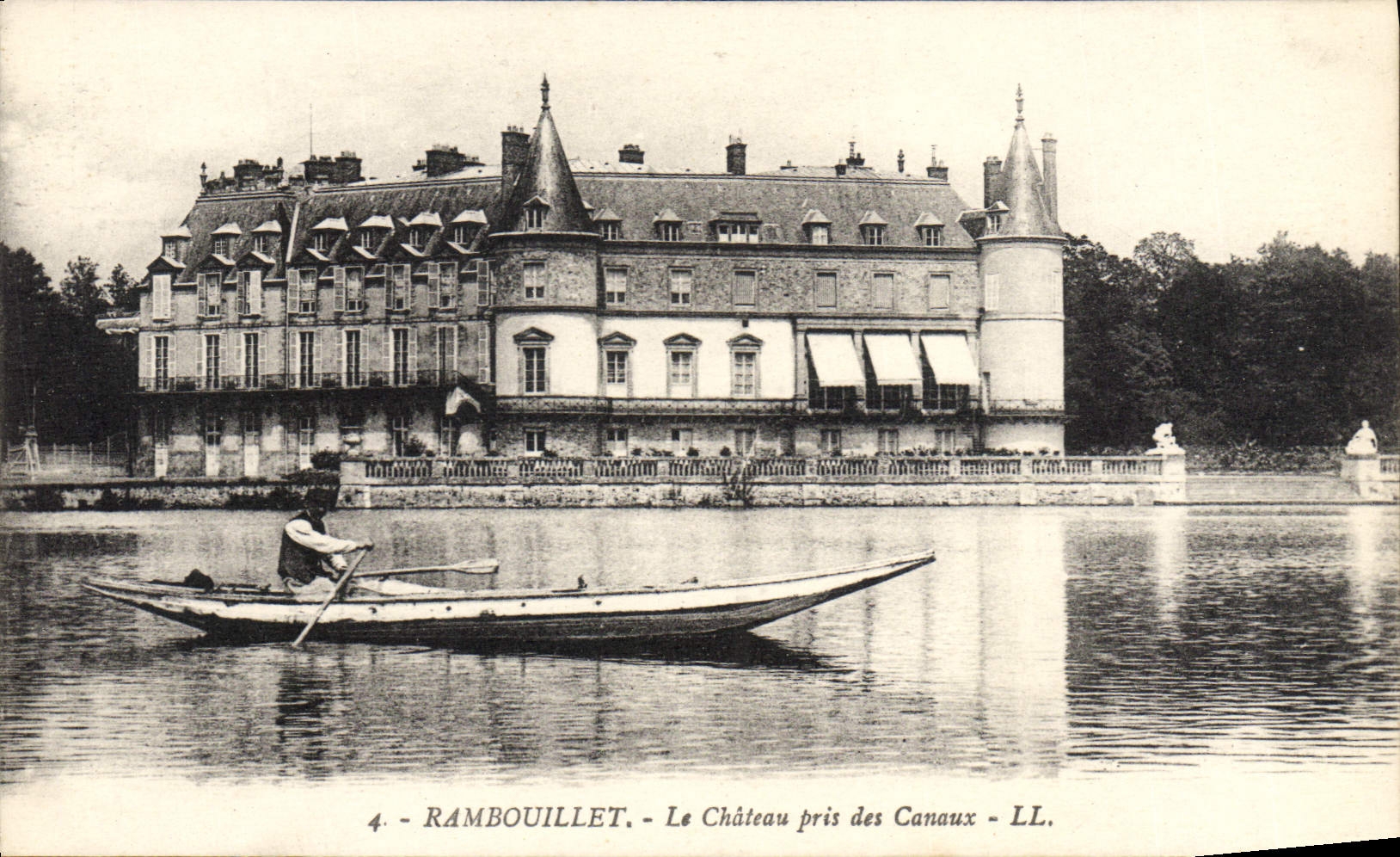 CPA Rambouillet Le Chateau Pris des Canaux