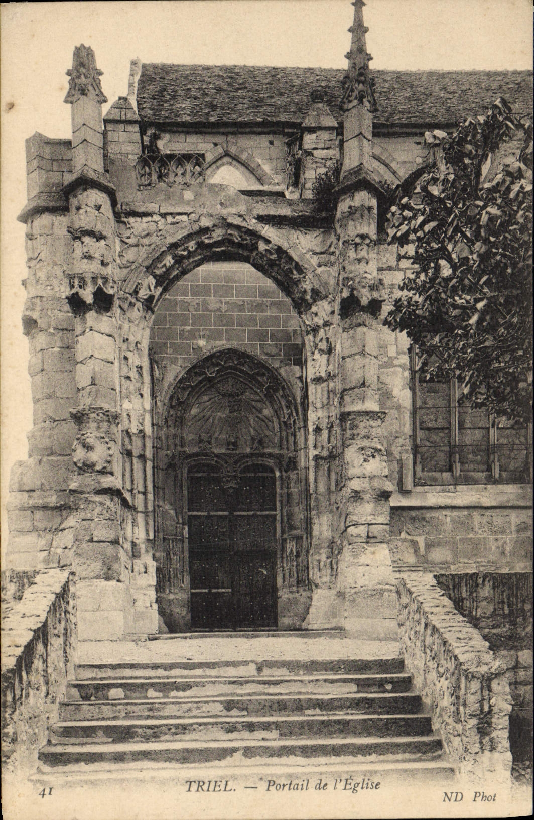 CPA Triel Portail de L'Eglise